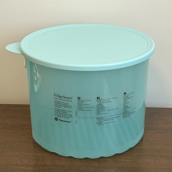 TUPPERWARE LARGE ROUND 20 CUP AQUA VENTED FRIDGESMART #3998 - Picture 2 of 13